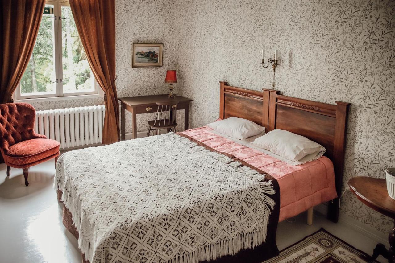 Neitsytniemen Kartanohotelli Virasoja Esterno foto