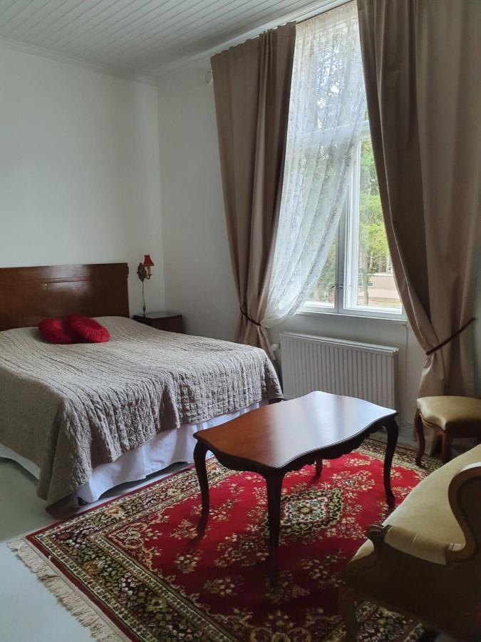 Neitsytniemen Kartanohotelli Virasoja Esterno foto