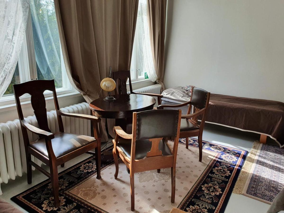 Neitsytniemen Kartanohotelli Virasoja Esterno foto