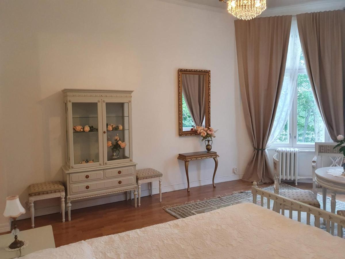 Neitsytniemen Kartanohotelli Virasoja Esterno foto