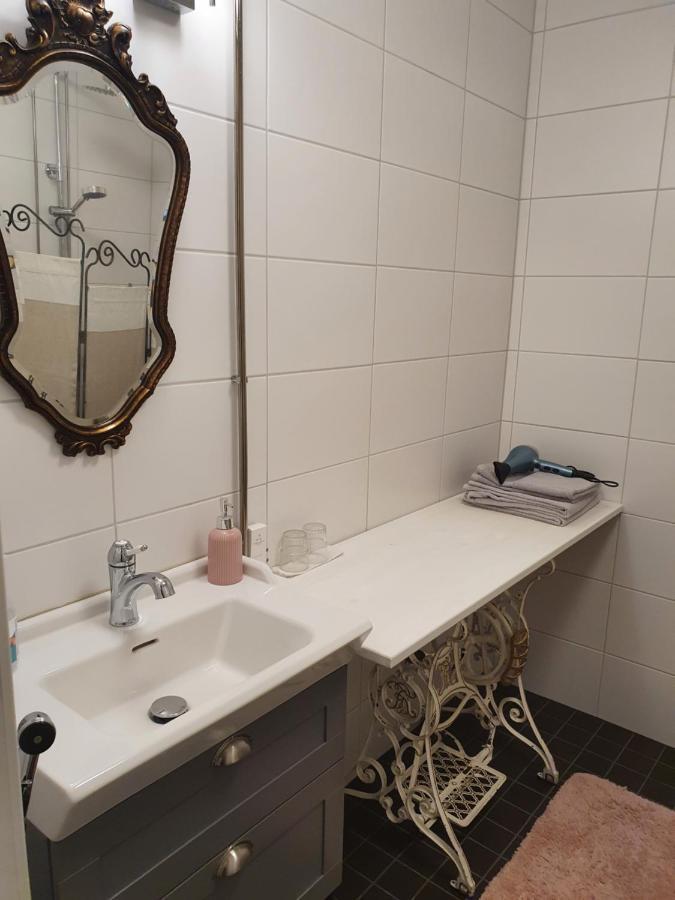 Neitsytniemen Kartanohotelli Virasoja Esterno foto